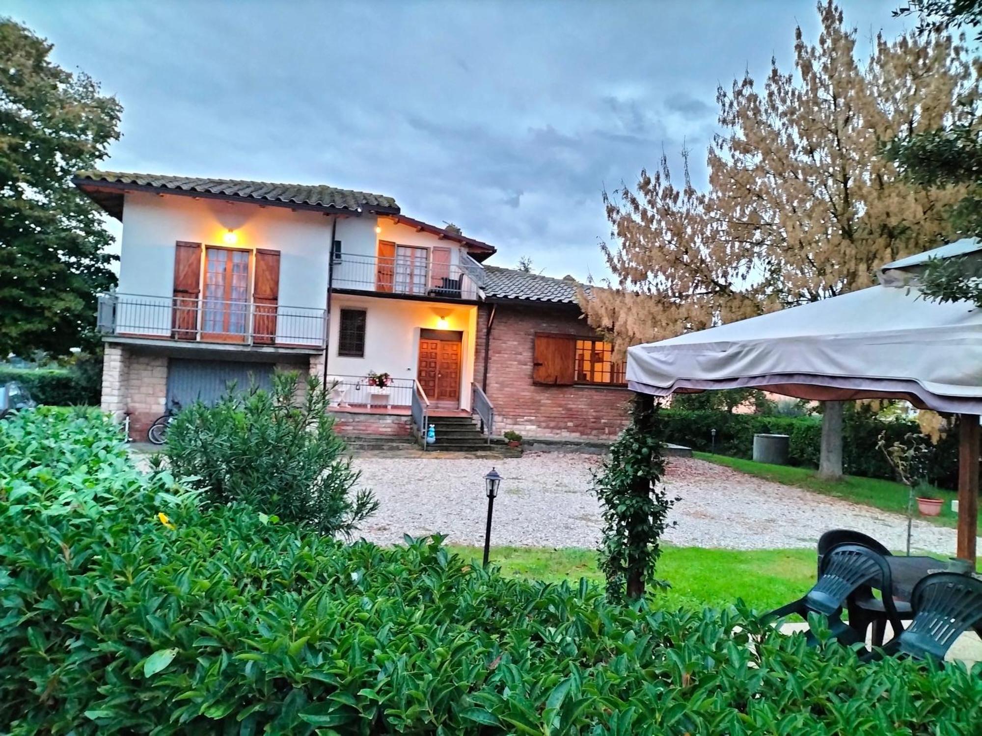 Casa Vacanze Bonardini Кастільйоне-дель-Лаго Екстер'єр фото
